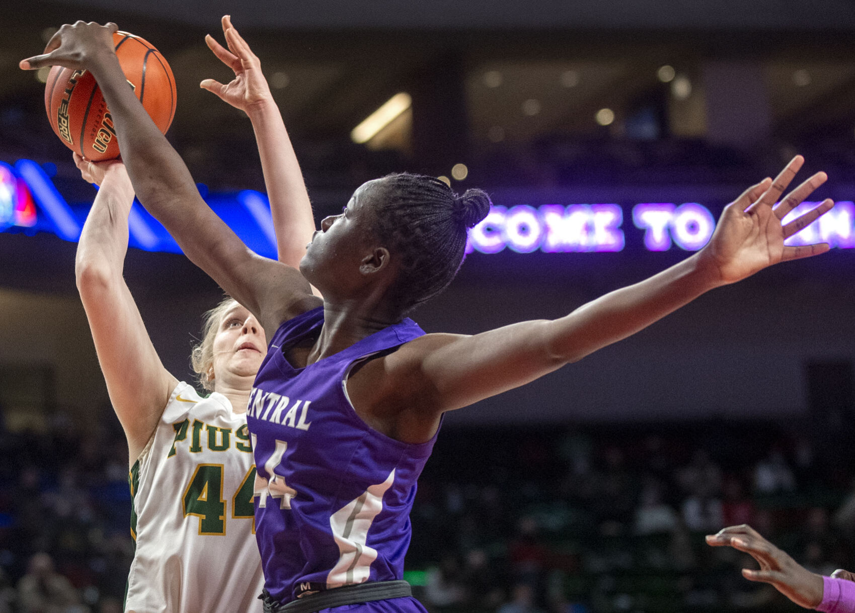Lincoln Pius X vs. Omaha Central, 3.5